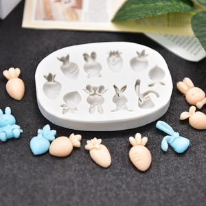 White silicone rabbit and carrot baking mold with 10 cavities for DIY cake mousse making