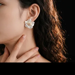 Elegant 18K gold plated flower stud earrings with pearl petals and zircon details