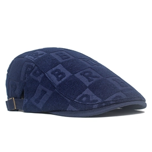 Dunkelblaue Herren-Schirmmütze mit Fleece-Futter, Buchstabenmuster und Metallverschluss
