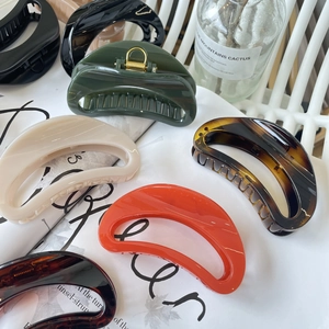 Large Hair Claw Clip Plastic Resin Semi Circle Crescent Shape Thickened Shark Clip Hair Styling Accessories For Women