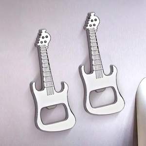 Ouvre-bouteille créatif en forme de guitare en métal avec finition argentée polie