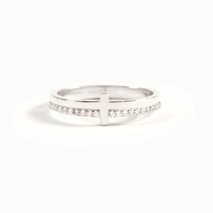 Elegant s925 silver cross ring with sparkling zircon stones in a minimalist design