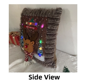 Vista laterale della federa natalizia in peluche a LED con renna 3D e luci colorate