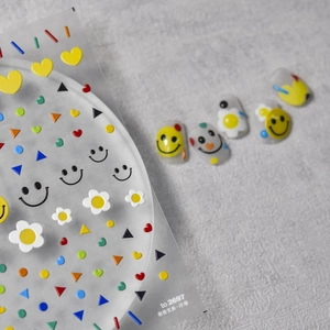 Autocollants 3D pour ongles avec visages souriants, marguerites et motifs de cœurs