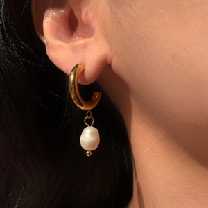 Pendientes de Aro de Acero Inoxidable Chapados en Oro Retro Francés Con Perla Barroca Artificial para Mujer Pendientes de Perlas Artificiales en Forma de C