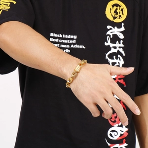 Men's bold gold chain link bracelet in hip hop style made of stainless steel