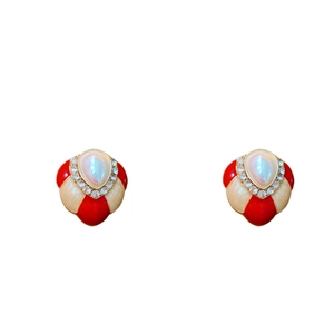 Vintage red and beige enamel flower earrings with a pear-shaped pearl and gold finish