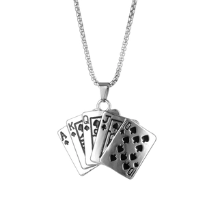 Collier hip hop en acier titane argenté avec pendentif poker royal flush et strass étincelants