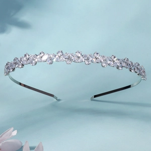 Serre-tête de mariée argenté élégant avec pierres en zircon et motif de feuilles