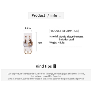 Detailed product dimensions for the 6-piece acrylic rhinestone earring set on a display card