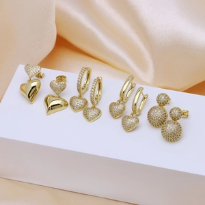 Fashion Copper 18K Gold Plated Zirconia Heart Earrings Simple Heart Shaped Hoop Earrings For Women Luxury Jewelry Gift