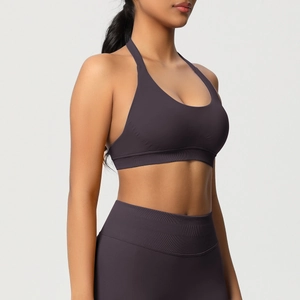 Vue détaillée du soutien-gorge de sport dos nu sans couture avec taille côtelée