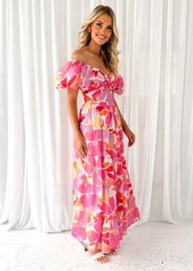 Detail eines schulterfreien Maxikleides mit Blumenmuster, Puffärmeln und Taillencutout
