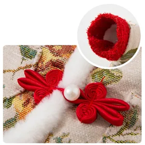 Robe florale pour chien avec boutons perles et bordure en fausse fourrure douce