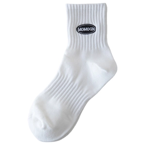White cotton athletic crew socks with ribbed cuffs and black logo embroidery for men and women