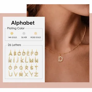 Collier Pendentif Alphabet en Acier Inoxydable Minimaliste Élégant Collier Chaîne à Billes Lettre Incrustée de Perles Artificielles pour Hommes Femmes Bijoux