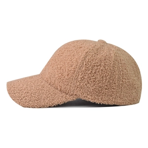 Berretto da baseball in lana di agnello color kaki con morbida trama di peluche