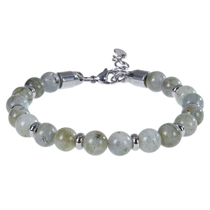 Dettaglio del bracciale con perline in pietra da 8mm e chiusura a moschettone regolabile