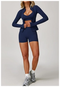 Set yoga 3 pezzi blu scuro con giacca a zip, reggiseno sportivo e pantaloncini a vita alta
