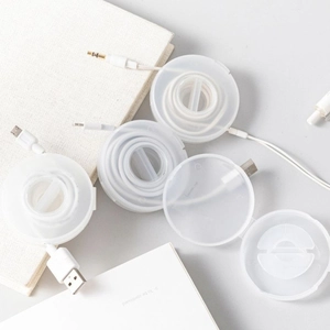 Organizador giratorio para cables de electrodomésticos y cables USB en blanco esmerilado