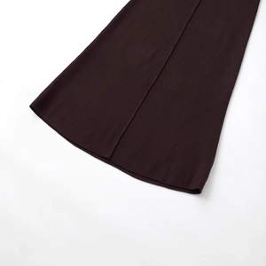 Abito midi in maglia marrone cioccolato con trama a coste fini e cuciture di qualità