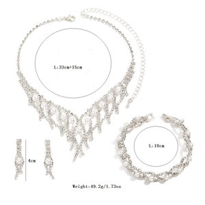 Bruidssieradenset van zilver met parels en strass ketting oorbellen en armband