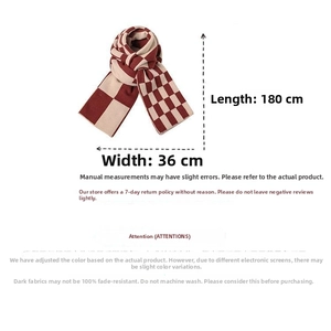 Detail view of brown and beige checkerboard knit scarf with 180x36cm size dimensions