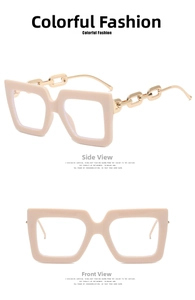 Dettaglio montatura quadrata beige oversize con stanghette a catena dorata