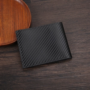 Cartera para hombre con textura de fibra de carbono y diseño de gran capacidad