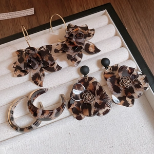 Vintage Leopard Print Flower C-Shaped Hoop Earrings For Women Resin Acrylic Alloy With 925 Sterling Silver Earring Post