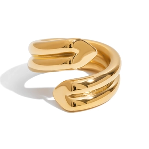 Minimalistischer goldener Schlangenring aus Edelstahl mit poliertem Finish