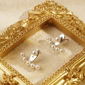 Boucles d'oreilles perles en forme d'éventail en acier titane plaqué or 18K