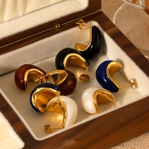 French vintage resin teardrop C-shape earrings in gold-plated stainless steel
