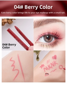 Dettaglio macro della matita gel waterproof berry 04 con trucco occhi e prove sulla pelle