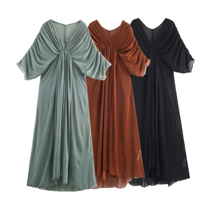 Modisches V-Ausschnitt Faltenkleid mit Fledermausärmeln in Oliv, Karamell und Schwarz
