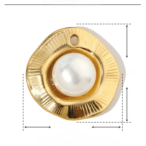 Detail of 16mm stainless steel gold pendant with ABS pearl and wavy border frame