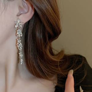 Elegant silver tassel flower earrings with sparkling cubic zirconia for a luxury look