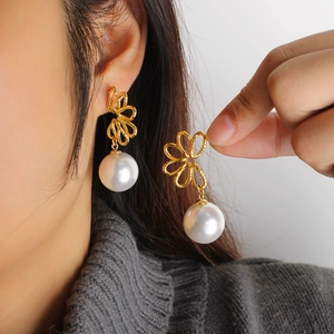 Vintage Flower Wreath Drop Earrings Gold Stainless Steel Large Artificial Pearl Luxury Retro Jewelry For Women