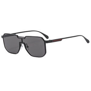 Herren Sonnenbrille mit schwarzem quadratischem Rahmen und rotem Streifendetail