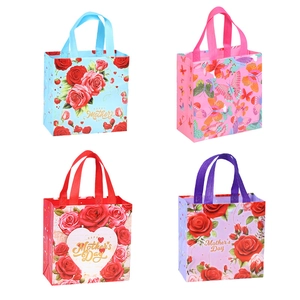 Set of 4 Mother's Day non-woven gift bags with floral patterns and thermal transfer prints