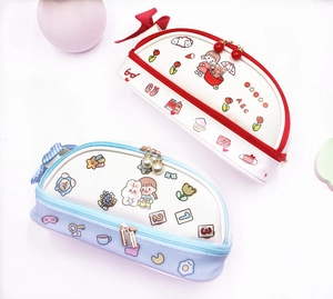 Détails de trousses japonaises à motifs de dessins animés avec doubles fermetures éclair