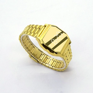 Detailansicht der goldfarbenen Edelstahl-Digitaluhr mit Metallarmband und Schließengravur
