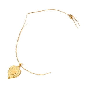 Minimalist 18k gold plated heart necklace with vintage embossed pendant and cable chain