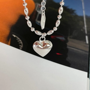 Elegant 925 sterling silver beaded bracelet with a polished 3D heart-shaped pendant charm