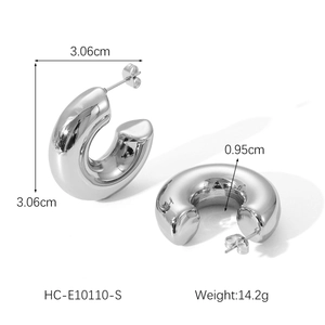 Detailed dimensions of silver hollow C-shaped earrings with 3.06cm diameter and 0.95cm thickness