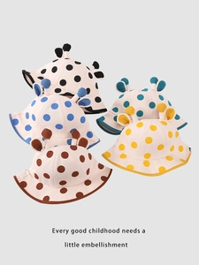 Set di cinque cappelli a secchiello per bambini a pois con orecchie da giraffa