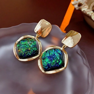 Vintage green resin diamond earrings with silver needles and gold-plated textured finish