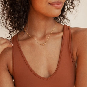 Minimalist Copper Interlocking Double Ring Pendant Necklace Elegant Gold Plated Rhinestone Clavicle Chain Jewelry For Women