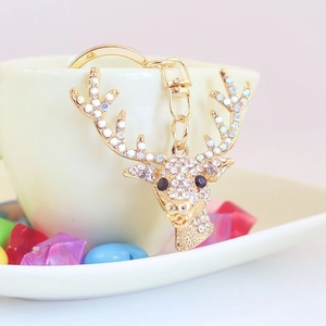 Sparkling crystal deer keychain in gold plating with rhinestones for handbag decoration
