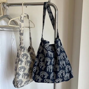 Retro canvas tote bag with all-over sheep embroidery for casual daily shoulder carry